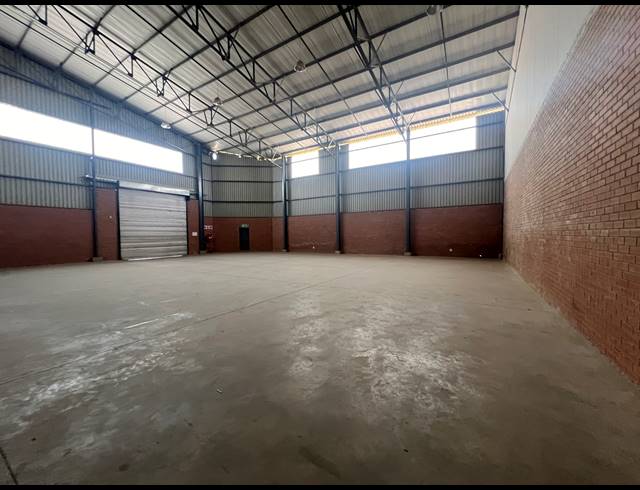 677M² WAREHOUSE TO LET IN COSMO BUSINESS PARK